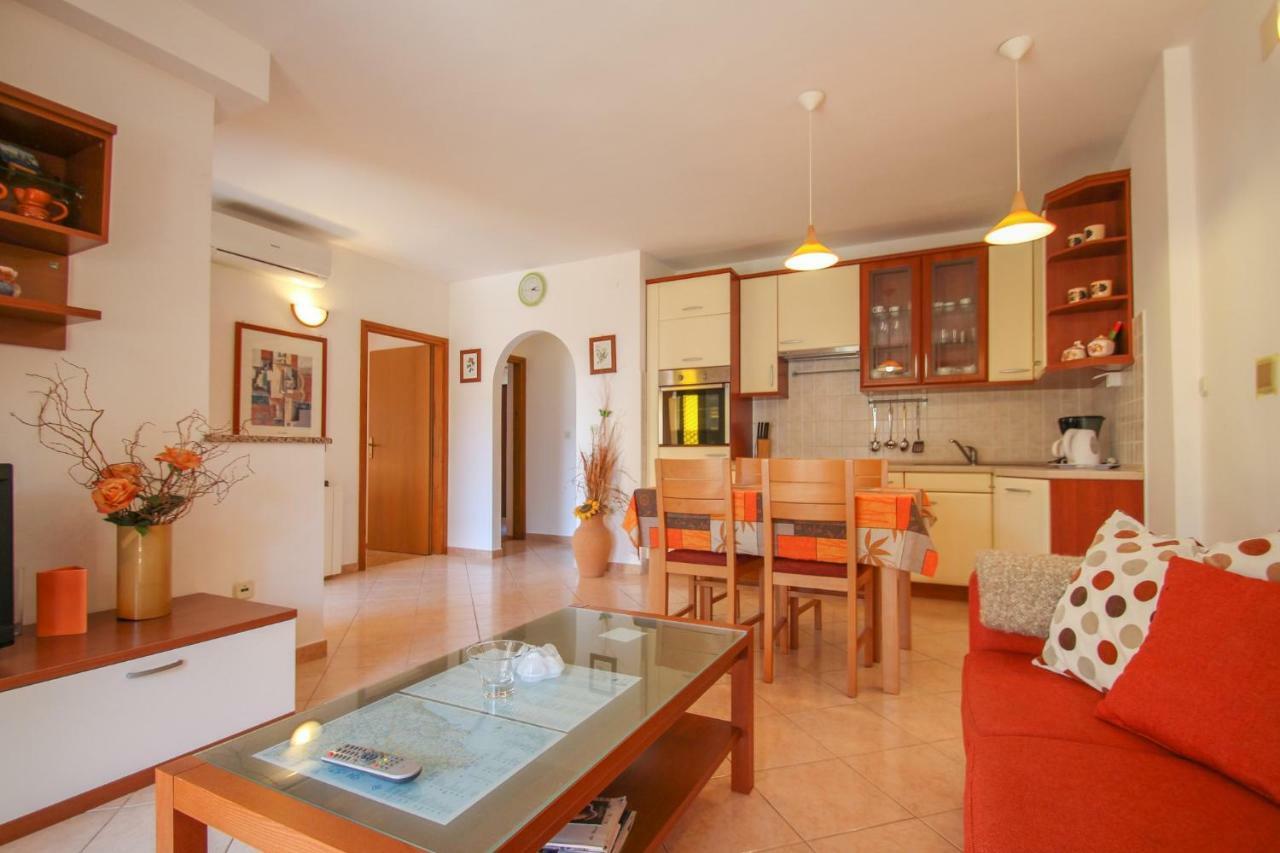 Apartmán Alenka Orange Novigrad Istria Exteriér fotografie
